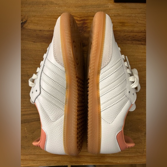 Adidas sambas women’s 7.5 new in box - Picture 5 of 5
